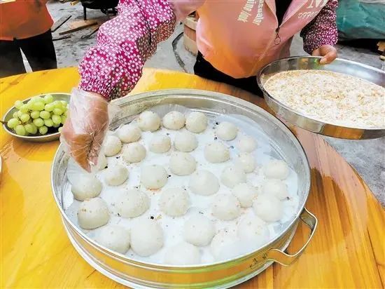 雷竞技官网 雷竞技RAYBET这些五邑地道美食藏着浓浓的年味！(图4)