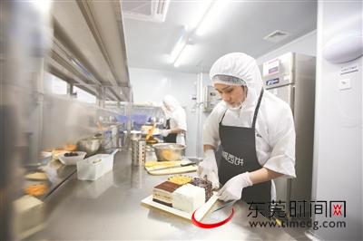 雷竞技官网 雷竞技RAYBET餐饮促销 各出奇招③丨外卖蛋糕0元起送 还有限时尝鲜价享味春季新菜