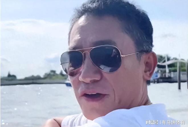 雷竞技官网 雷竞技APP刘嘉玲朝梁伟同游意大利 两人互动尽显甜蜜 为打破谣言动真格(图3)