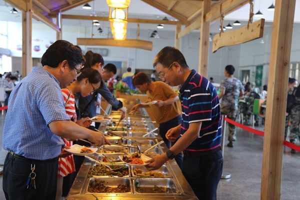 雷竞技官网 雷竞技APP未来三五年餐饮行业哪些比较火爆？看看资深餐饮人回答！(图4)