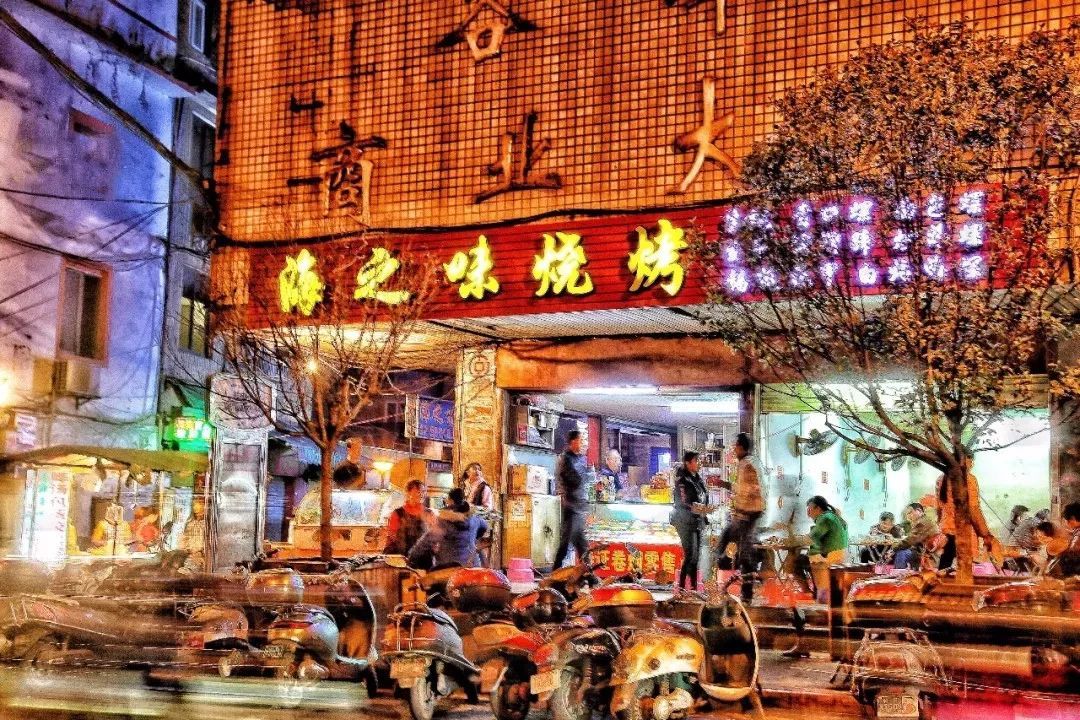 雷竞技官网 雷竞技RAYBET爱吃的人永远不会对这座小城感到厌倦(图41)