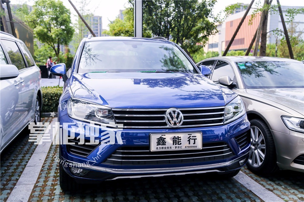 雷竞技官网 雷竞技RAYBET养眼到不行！拉轰跑车 大长腿美女 精致甜品桌啥地方这么豪气？(图19)