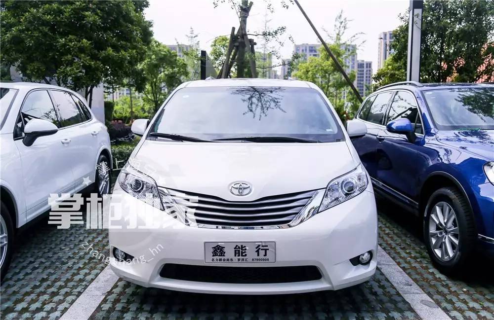 雷竞技官网 雷竞技RAYBET养眼到不行！拉轰跑车 大长腿美女 精致甜品桌啥地方这么豪气？(图18)