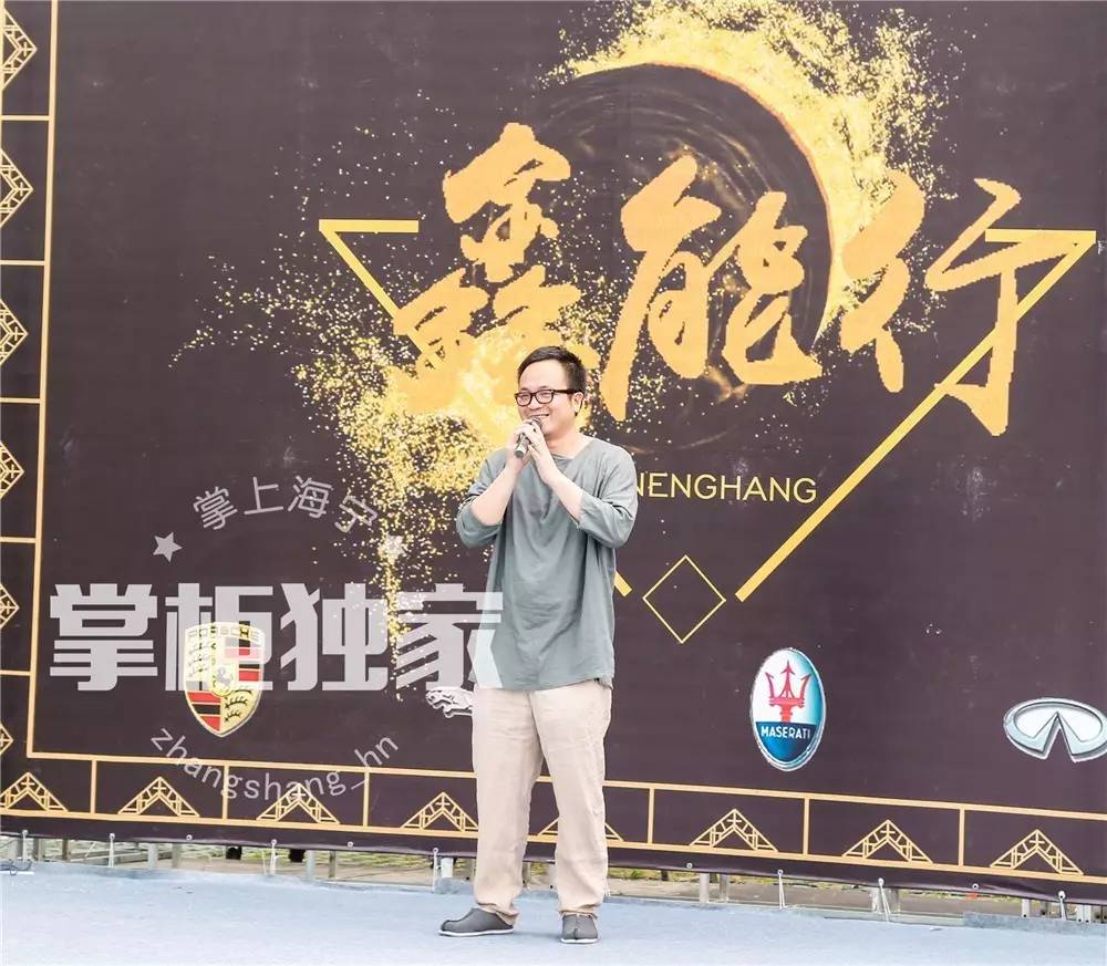 雷竞技官网 雷竞技RAYBET养眼到不行！拉轰跑车 大长腿美女 精致甜品桌啥地方这么豪气？(图9)